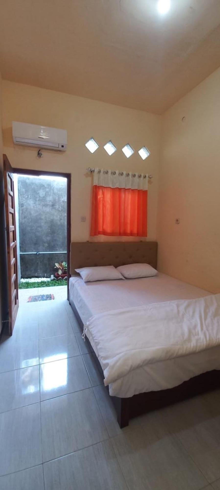 Angler Family Guest House Blitar Zewnętrze zdjęcie