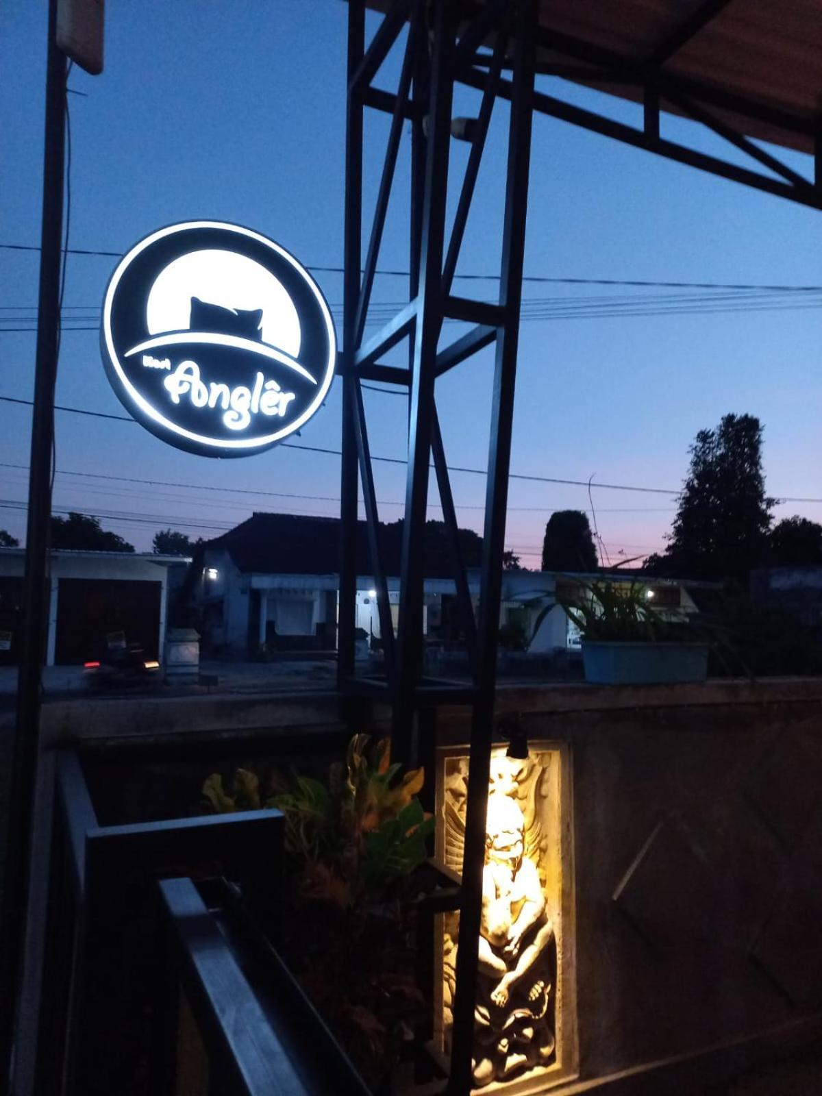 Angler Family Guest House Blitar Zewnętrze zdjęcie