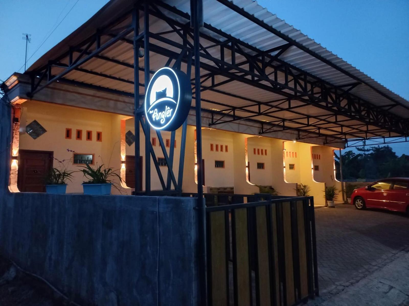 Angler Family Guest House Blitar Zewnętrze zdjęcie